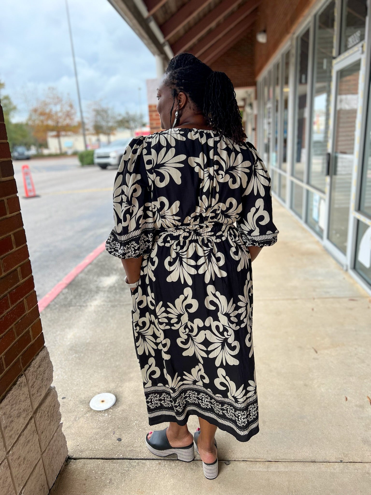Black Print 3/4 Sleeve V - Neck Curvy Midi Dress with Pockets (C) - A'Bekah's Boutique
