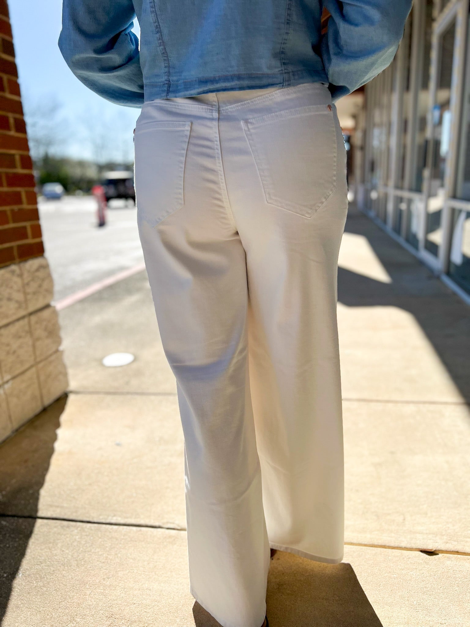 Judy Blue White High Waisted Featherweight Wide Leg Palazzo Jeans 31" Inseam - A'Bekah's Boutique